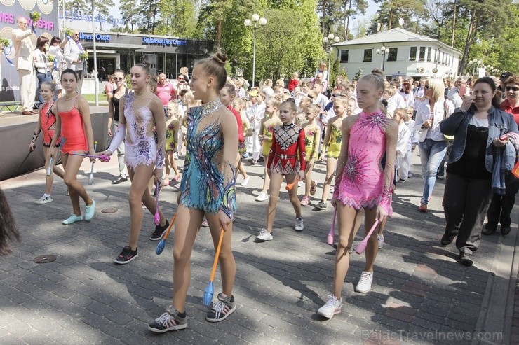 Jūrmalas vasaras kūrortsezonas atklāšanas svētku gājienā piedālās vairāk kā 100 kolektīvu 122267