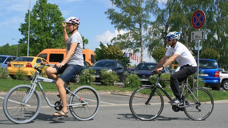 Igo Japiņš mēģina panākt Intu Teterovski 122416