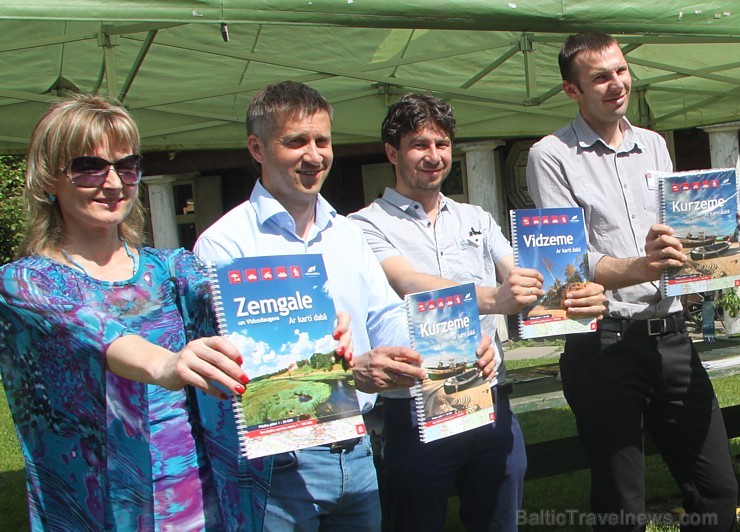 Karšu izdevniecība «Jāņa sēta» prezentē jauno karšu sēriju «Ar karti dabā» 122449