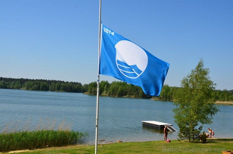 Jēkabpilī jau piekto gadu plīvo Zilais karogs. Foto: www.jekabpils.lv 122771