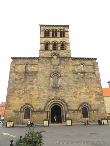 Travelnews.lv iepazīst Saint-Austremoine - vienu no Francijas skaistākajām romāņu baznīcām pilsētā Isuāra (Issoire) 122828