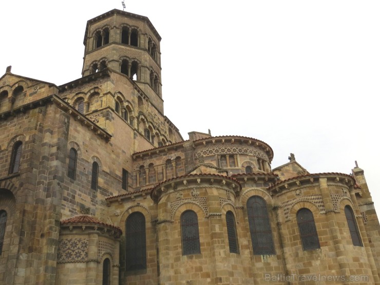 Travelnews.lv iepazīst Saint-Austremoine - vienu no Francijas skaistākajām romāņu baznīcām pilsētā Isuāra (Issoire) 122830