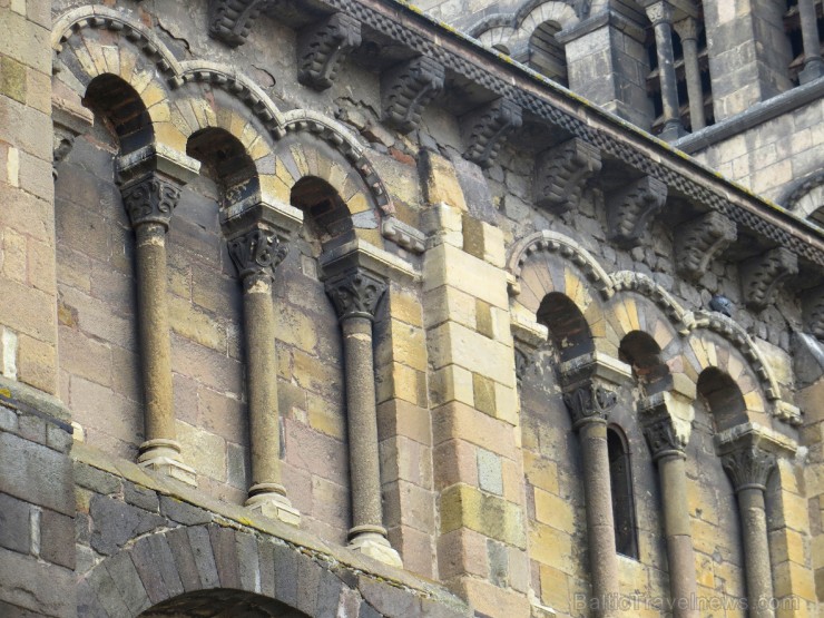 Travelnews.lv iepazīst Saint-Austremoine - vienu no Francijas skaistākajām romāņu baznīcām pilsētā Isuāra (Issoire) 122836
