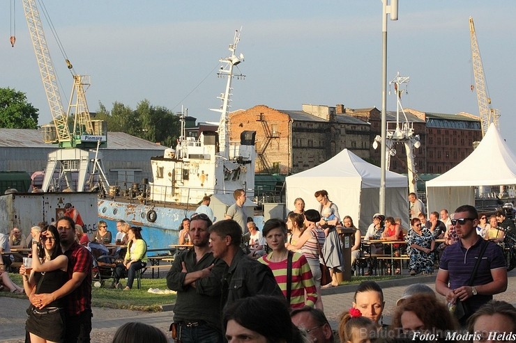 Aizvadītajā nedēļas nogalē Liepājas ostas promenādē norisinājās «Līvas ciema svētki», kuru ietvaros notika tautas mūzikas festivāls «Līvas upe», kas p 123047