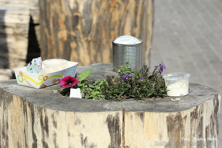 Aizvadītajā nedēļas nogalē Liepājas ostas promenādē norisinājās «Līvas ciema svētki», kuru ietvaros notika tautas mūzikas festivāls «Līvas upe», kas p 123055