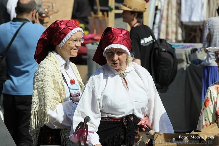 Aizvadītajā nedēļas nogalē Liepājas ostas promenādē norisinājās «Līvas ciema svētki», kuru ietvaros notika tautas mūzikas festivāls «Līvas upe», kas p 123058