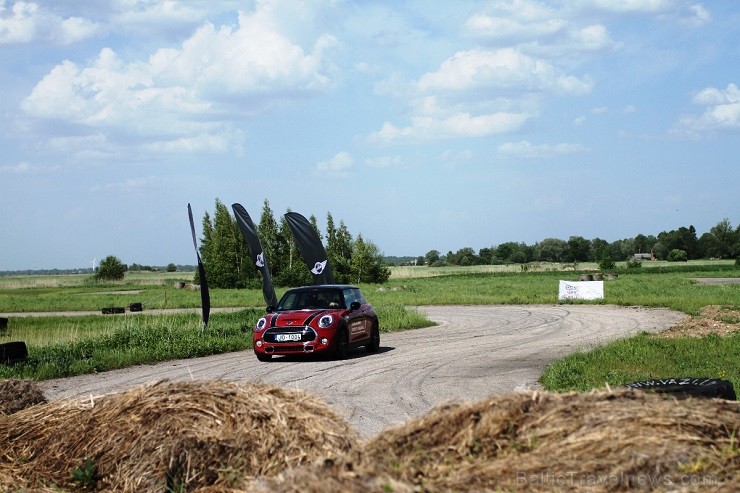 Galveno balvu, MINI superķiveri no oficiālā MINI pārstāvja Latvijā Inchcape BM Auto, šogad ieguva absolūtā labākā laika uzstādītājs, viesis no Baltkri 123374