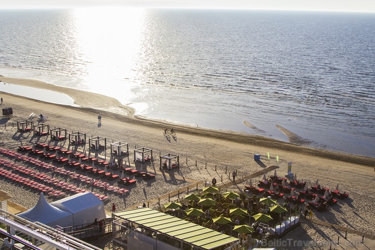 Pieczvaigžņu viesnīca Baltic Beach Hotel atklāj pludmales bāru Bar & Grill 124965