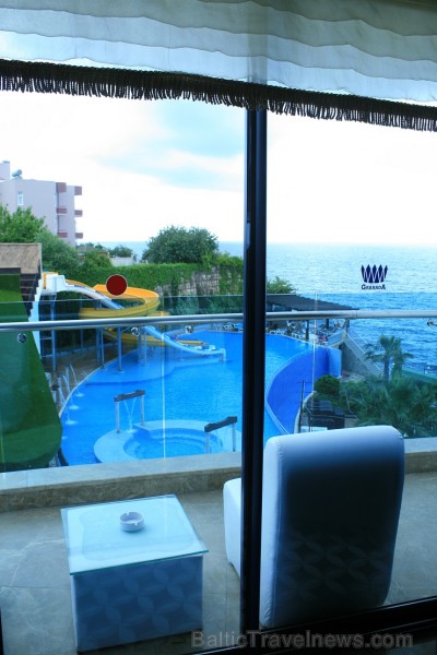 Skats uz jūru un ūdens slidkalniņiem. Atpūtu Granada Luxury Resort&Spa un citās Turcijas viesnīcās variet rezervēt www.novatours.lv 125282