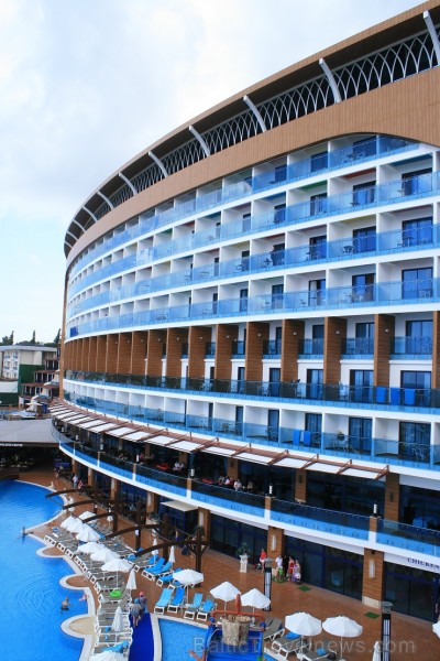 Daļa viesnīcas numuriņu ir ar skatu uz baseinu un jūru. Atpūtu Granada Luxury Resort&Spa un citās Turcijas viesnīcās variet rezervēt www.novatours.lv 125286