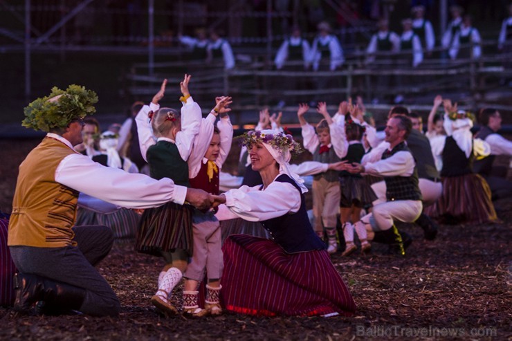 Saulgriežu deju uzvedums Lec, saulīte! pārsteidz ar iespaidīgu scenāriju un audiovizuāliem priekšnesumiem 125881