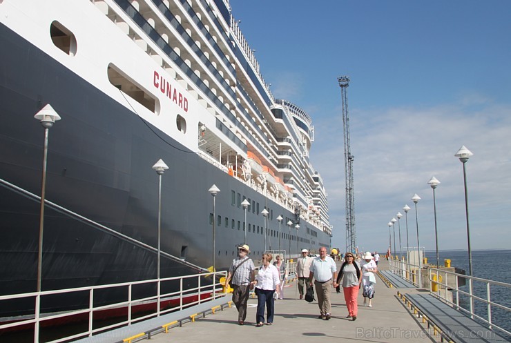 Queen Victoria flotē ir no 2007. gada, kopējais pasažieru skaits - 2014, apkalpes locekļu skaits - 900, tonnāža - 90 000 GT, 16 klāji, no tiem 12 ir p 126310