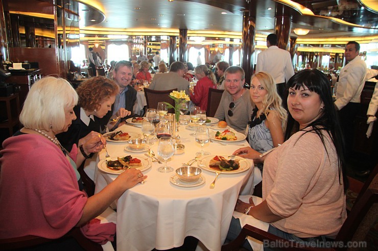 Pusdienas Britannia restorānā, kam nosaukums dots par godu Cunard Line pirmajam kuģim Britannia 126339