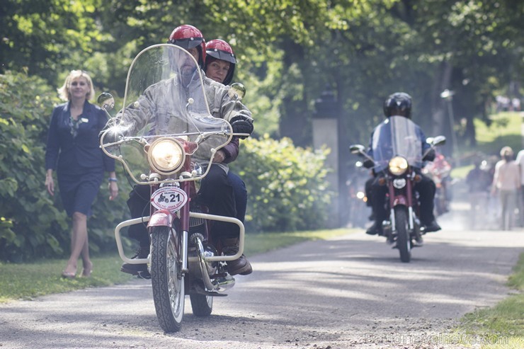 Starptautiskā moto festivāla Baltic Jawa 2014 dalībnieki viesojas Dikļu pilī 126751