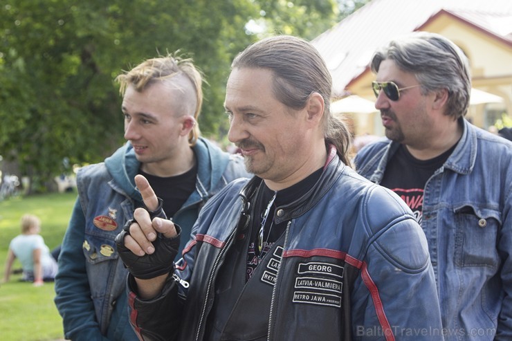 Starptautiskā moto festivāla Baltic Jawa 2014 dalībnieki viesojas Dikļu pilī 126774