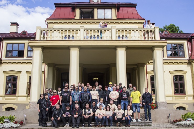 Starptautiskā moto festivāla Baltic Jawa 2014 dalībnieki viesojas Dikļu pilī 126777