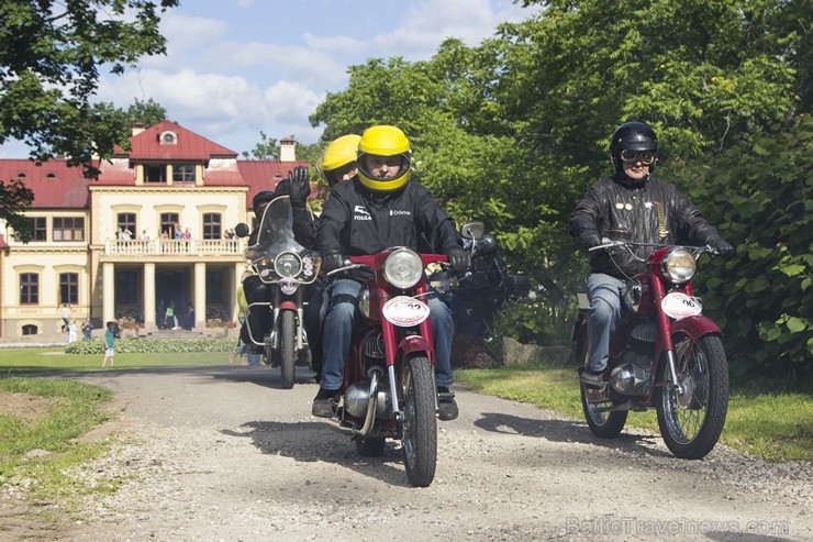 Starptautiskā moto festivāla Baltic Jawa 2014 dalībnieki viesojas Dikļu pilī 126786