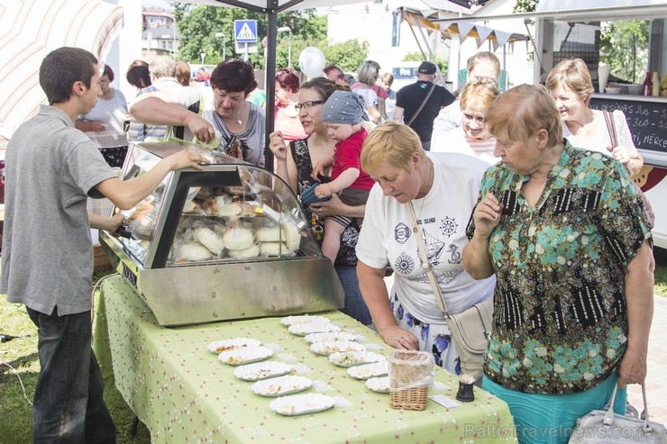 Ar daudzveidīgu programmu aizvadīti Valmieras pilsētas svētki 127264