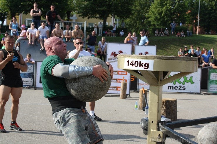 05.07.2014 Valmieras pilsētas svētkos norisinājās otrais Latvijas Spēkavīru čempionāta posms. 127551