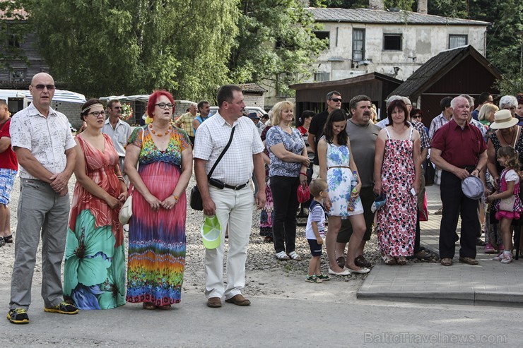 Aizvadīti pirmie Neretas novada svētki 128527