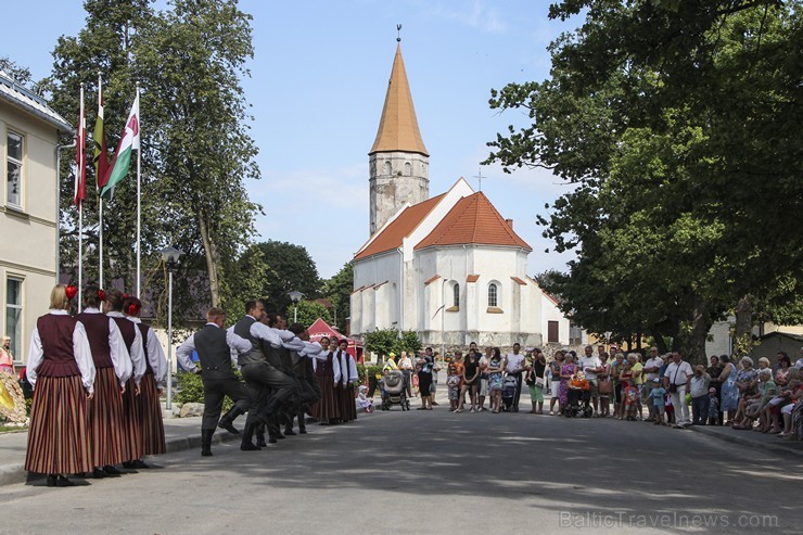 Aizvadīti pirmie Neretas novada svētki 128545