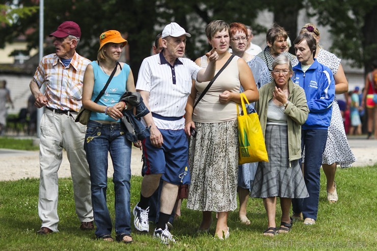 Aizvadīti pirmie Neretas novada svētki 128550