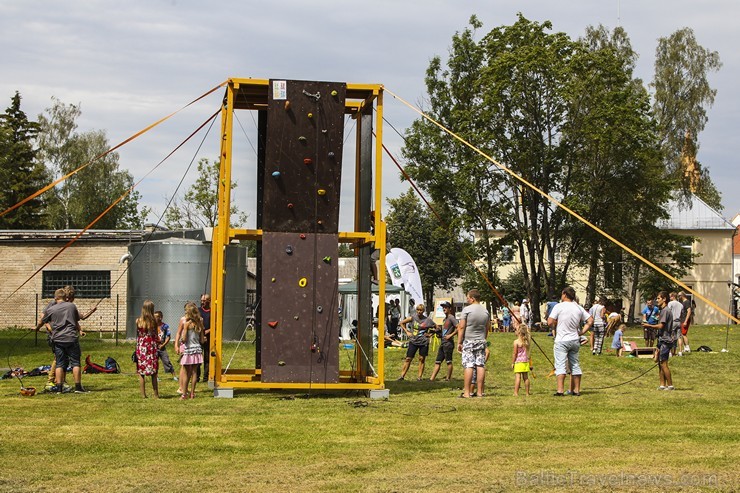 19. jūlijā Neretas novada svētku laikā, ģimenes varēja piedalīties Ģimeņu sporta festivālā,  kur katra - gan liela, gan maza sportot griboša ģimene iz 128581