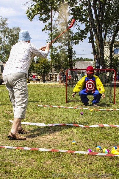 19. jūlijā Neretas novada svētku laikā, ģimenes varēja piedalīties Ģimeņu sporta festivālā,  kur katra - gan liela, gan maza sportot griboša ģimene iz 128596