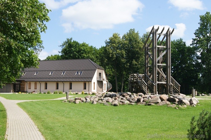 Brīvdienu māju komplekss Ūdensdzirnas atrodas Salas novada Biržos, nodrošinot ceļotājus ar nakšņošanas, ēdināšanas, izklaides un atpūtas pakalpojumiem 128791