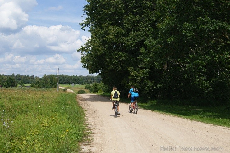 Travelnews.lv redakcija jūlija vidū devās velomaršrutā Aizkraukle - Koknese - Aizkraukle, kopumā nobraucot 51 kilometru. Velomaršruta karte un aprakst 128888