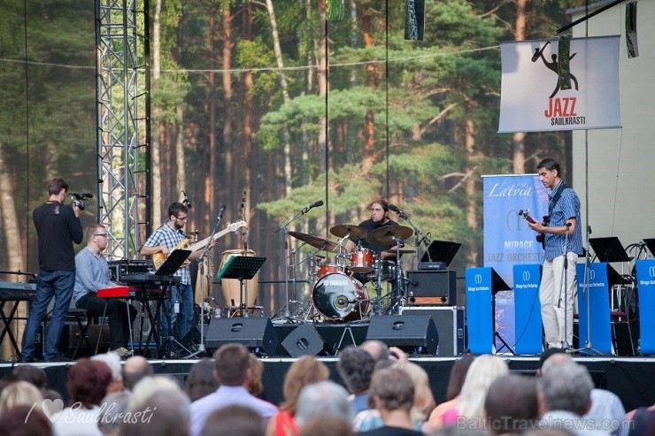 Līdz 26. jūlijam Minhauzena Undā notiek XVII starptautiskais Saulkrastu džeza festivāls «Saulkrasti Jazz 2014», kurā uzstājas izcili džeza mūziķi no 1 129163