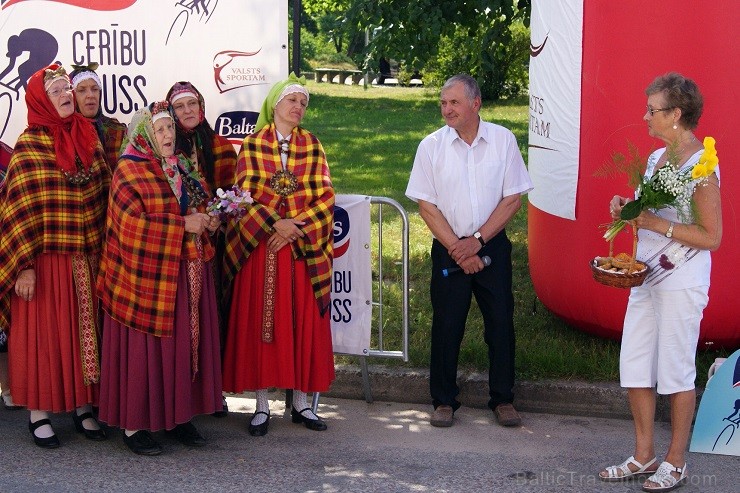 26.07.2014 Emīlijas Sonkas, kas pirms 50 gadiem izcīnīja pasaules čempiones riteņbraukšanā titulu, dzimtajā Alsungā tika aizvadīts kārtējais «Baltais  129305