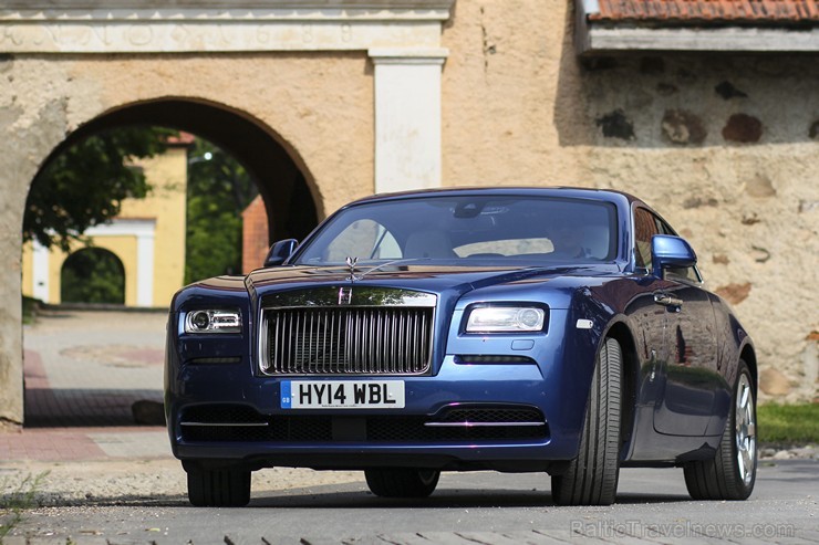 Ceļojums ar «Rolls Royce Wraith» uz Kuldīgu... maza atpūtas pauzīte Šlokenbekas muižā 129515