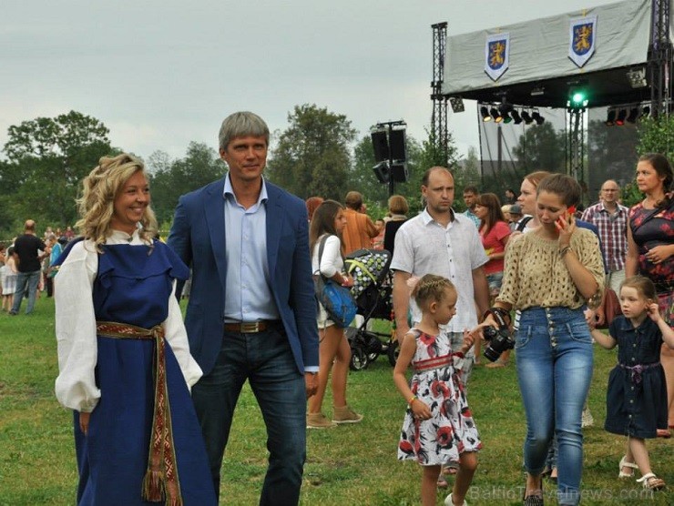 01.08.2014 vēstures rekonstrukciju klubi cīnījās par princeses Rozes atbrīvošanu un vakara noslēgumā koklētājs un princese Roze atkal satikās!Cīņas no 129986