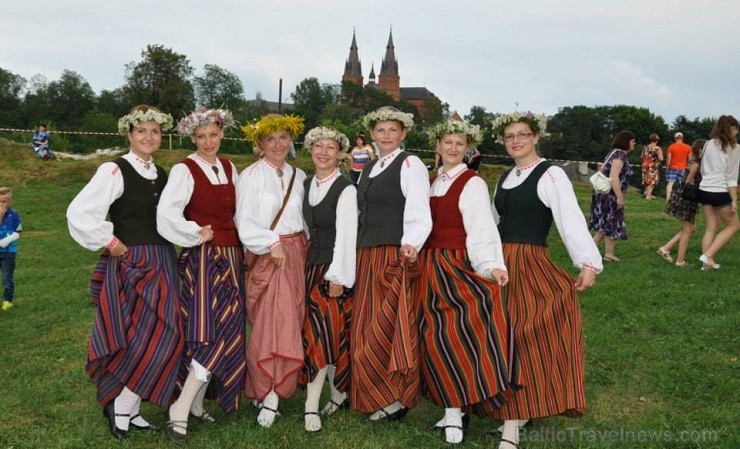 01.08.2014 vēstures rekonstrukciju klubi cīnījās par princeses Rozes atbrīvošanu un vakara noslēgumā koklētājs un princese Roze atkal satikās!Cīņas no 129991