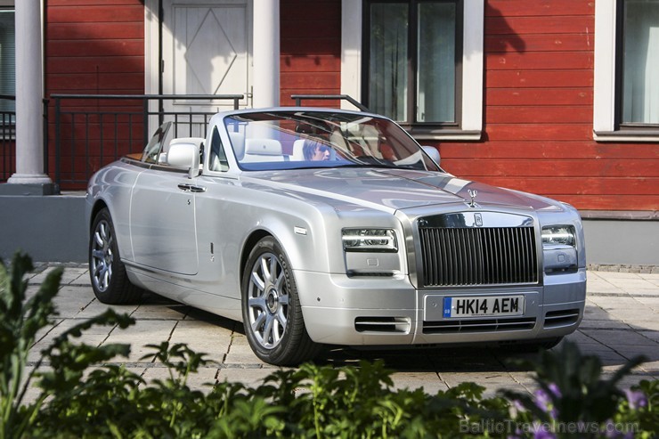 Travelnews.lv izbrauc ar jauno «Rolls-Royce Phantom Drophead Coupe» pa Kurzemi 130030