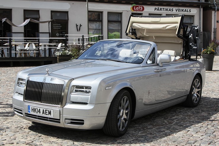 Travelnews.lv izbrauc ar jauno «Rolls-Royce Phantom Drophead Coupe» pa Kurzemi 130039