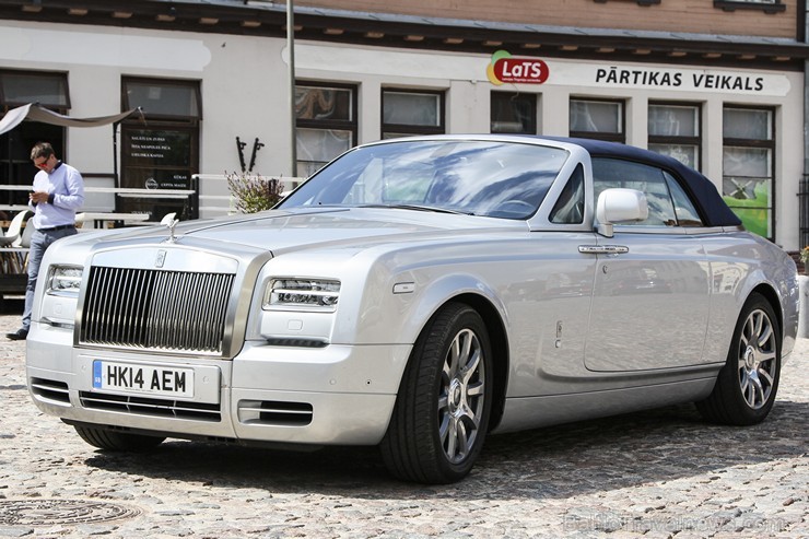 Travelnews.lv izbrauc ar jauno «Rolls-Royce Phantom Drophead Coupe» pa Kurzemi 130041