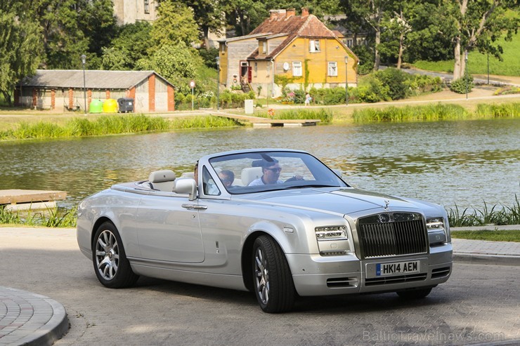 Travelnews.lv izbrauc ar jauno «Rolls-Royce Phantom Drophead Coupe» pa Kurzemi 130049