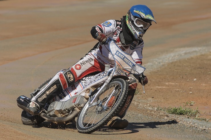 Rīgā, pilsētas svētku ietvaros, Biķernieku trasē notiks Rietumu Bank Latvian FIM Speedway Grand Prix 8.posms. Ar šīm, pasaulē augstākajām spīdveja sac 130060