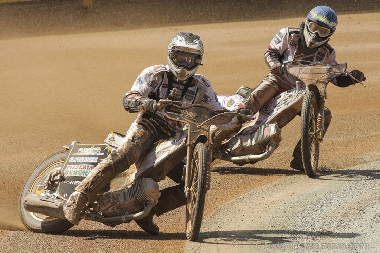 Rīgā, pilsētas svētku ietvaros, Biķernieku trasē notiks Rietumu Bank Latvian FIM Speedway Grand Prix 8.posms. Ar šīm, pasaulē augstākajām spīdveja sac 130070