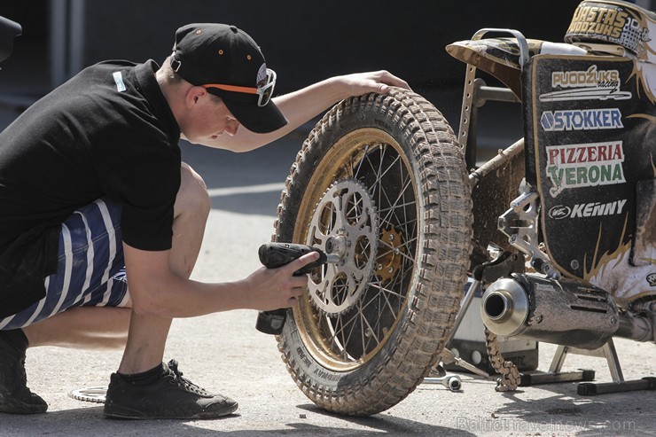 Rīgā, pilsētas svētku ietvaros, Biķernieku trasē notiks Rietumu Bank Latvian FIM Speedway Grand Prix 8.posms. Ar šīm, pasaulē augstākajām spīdveja sac 130071