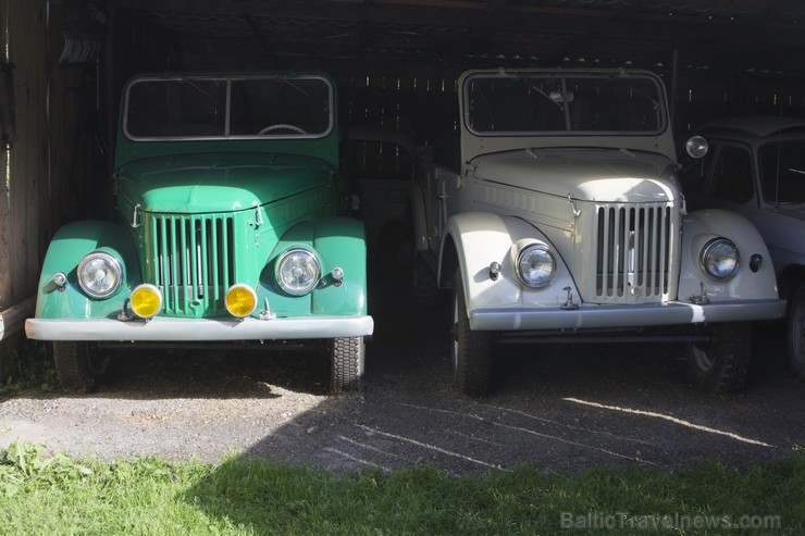 Retro auto muzejs Pilsrundālē iepriecina ikvienu vēsturisko spēkratu cienītāju 130320