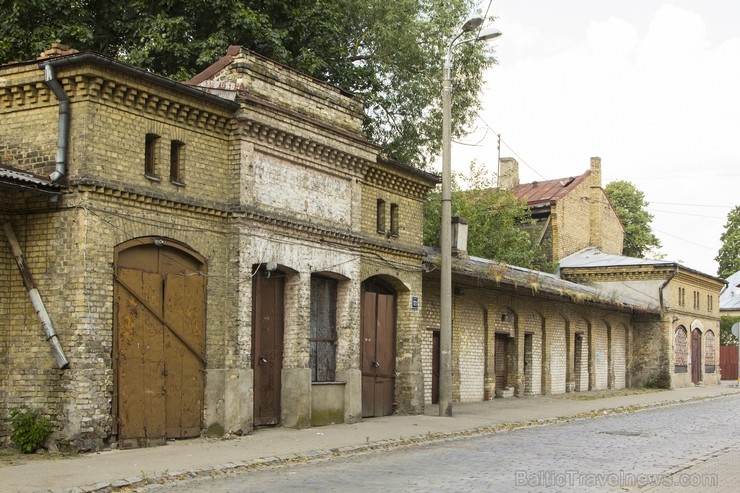 Pirmā ēka bija zirgu tramvaja depo. To uzbūvēja pēc arhitekta Reinholda Šmēlinga 1888.gada 11.oktobrī izstrādāta projekta. 130354