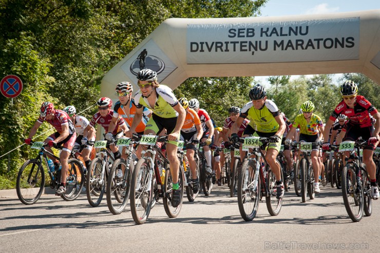 Tuvojoties finišam, no Prokofjeva atrāvās Flaksis, bet cēsinieku panākt izdevās arī Neilandam. 130613