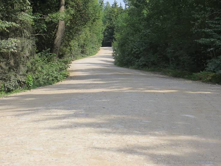 Travelnews.lv pirmās dienas maršruts ir Rīga - Ērgļi (100 km), izmantojot P4 ceļu, kuram no Vāverkroga līdz Juglai ir neasfaltēts ceļa posms cauri Kan 130698