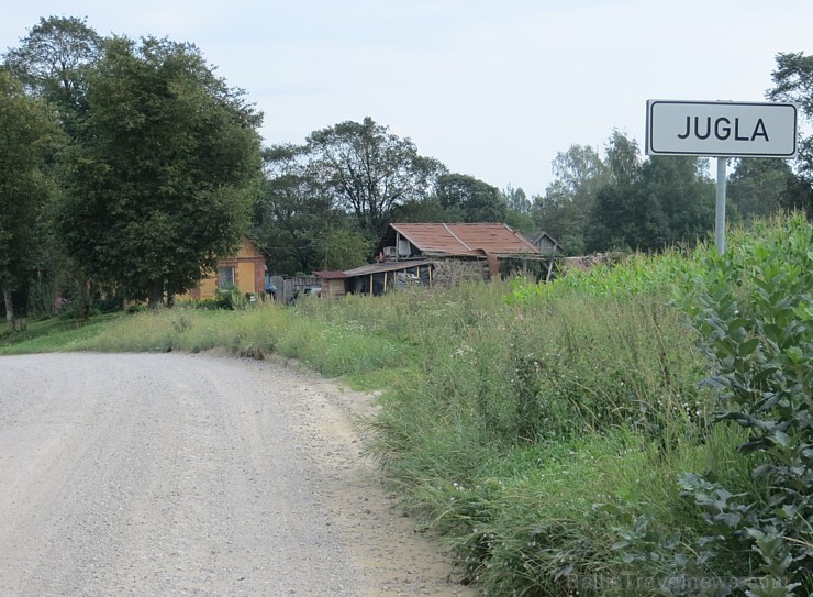 Pēc apdzīvotās vietas Jugla, virzienā Ērgļi, ceļu satiksmei ir kvalitatīvs asfalta ceļš 130704