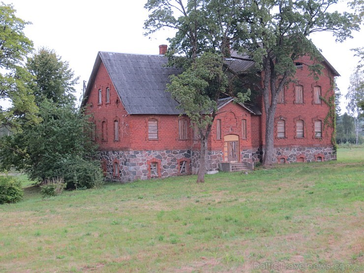 Pamestā Mazozolu skola... 130725