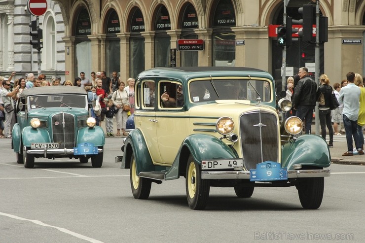 Jau devīto reizi noticis starptautiskais seno spēkratu salidojums «Riga Retro» 131015