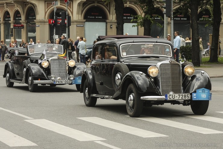 Jau devīto reizi noticis starptautiskais seno spēkratu salidojums «Riga Retro» 131019